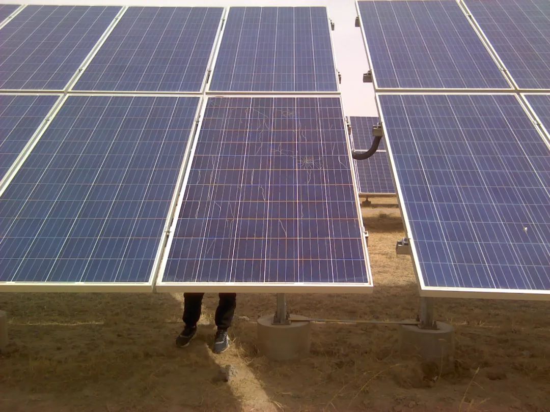 千萬噸光伏組件報廢潮將至，循環(huán)經(jīng)濟(jì)新“藍(lán)?！备‖F(xiàn)