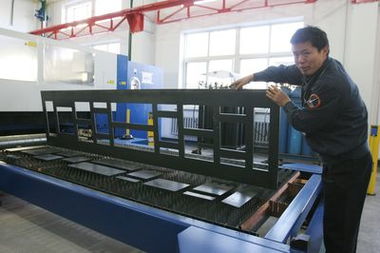 航天200廠引進(jìn)激光切割機(jī)，生產(chǎn)能力躍升新臺(tái)階